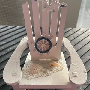 4”-tall, 3”-deep, 3.75”-wide Beach Chair Knick Knack